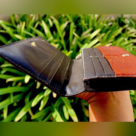 Authentic Burberry London Leather Long wallet - Picture 4 of 14